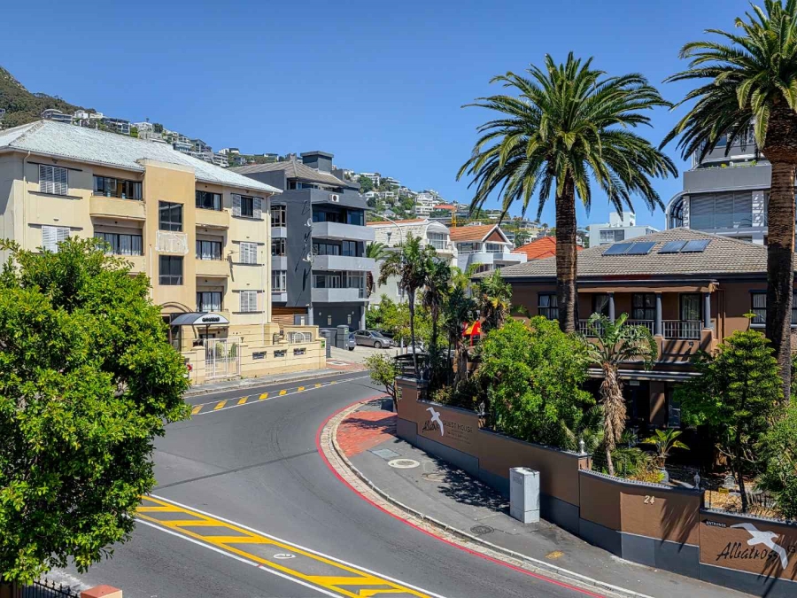 To Let 2 Bedroom Property for Rent in Sea Point Western Cape